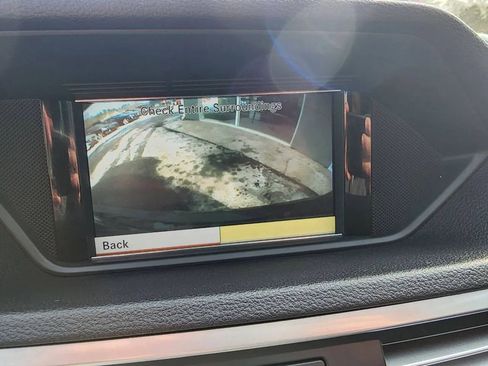 Used 2010 Mercedes-Benz E 350 4MATIC Sedan image 21