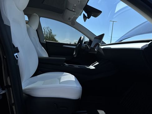 Used 2024 Tesla Model Y Performance AWD/4WD image 28