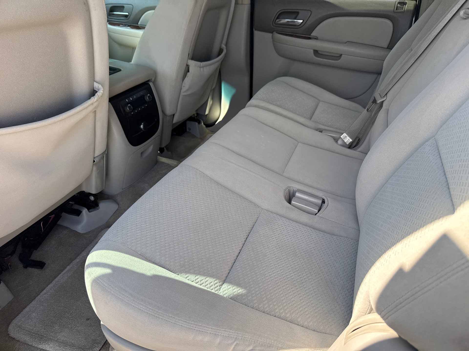 Used 2007 Chevrolet Suburban LT w/ 1LT Special Edition RWD image 17