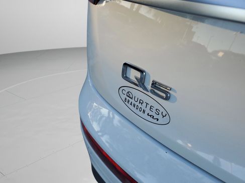 Used 2021 Audi Q5 Premium image 31