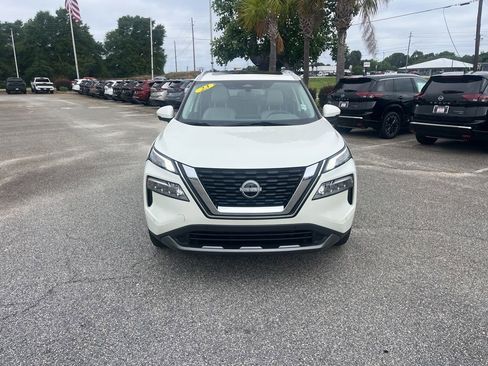 Used 2023 Nissan Rogue SL w/ SL Premium Package FWD image 2