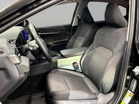 Used 2025 Toyota Camry LE w/ Convenience Package FWD image 7