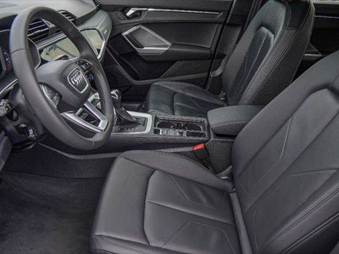 Certified 2025 Audi Q3 2.0T Premium Plus w/ Premium Plus Package AWD/4WD image 9