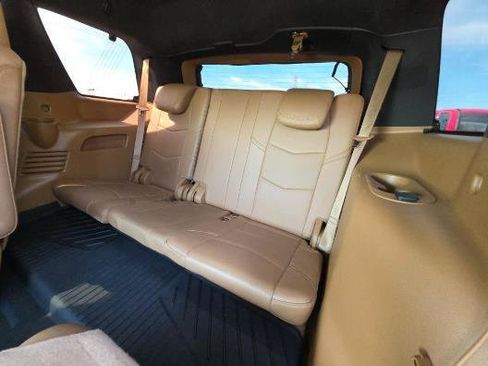 Used 2017 Cadillac Escalade Platinum image 13
