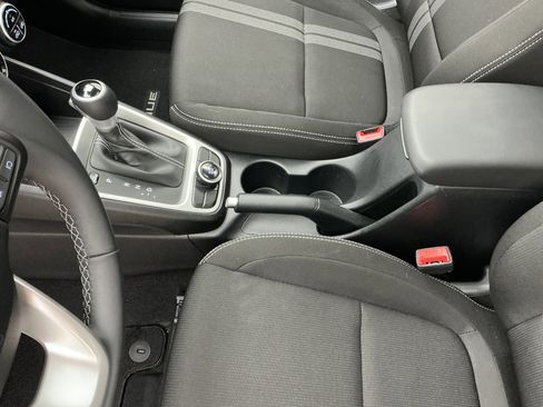 Used 2025 Hyundai Venue SEL image 14