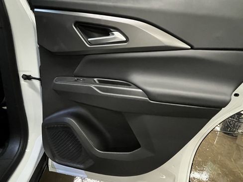 New 2026 Chevrolet Equinox EV LT image 13