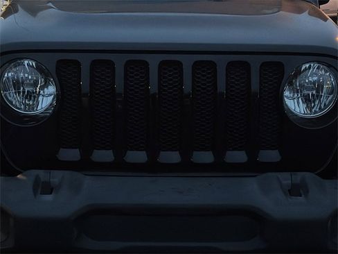 Certified 2021 Jeep Wrangler Unlimited Islander image 9
