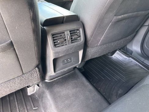 Used 2022 Nissan Rogue SV AWD/4WD image 15