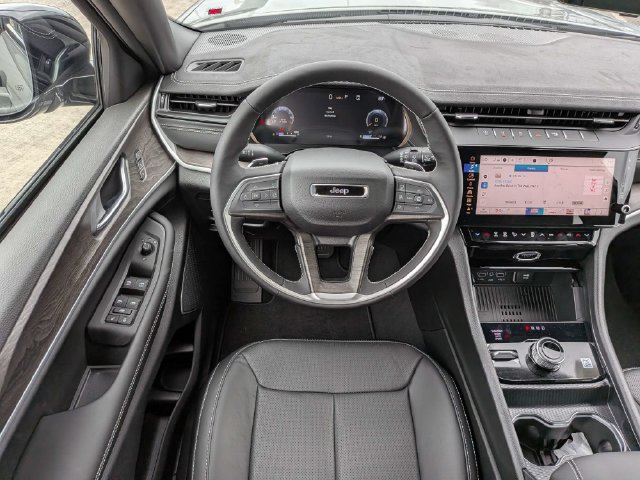 New 2027 Jeep Grand Cherokee Limited AWD/4WD image 18