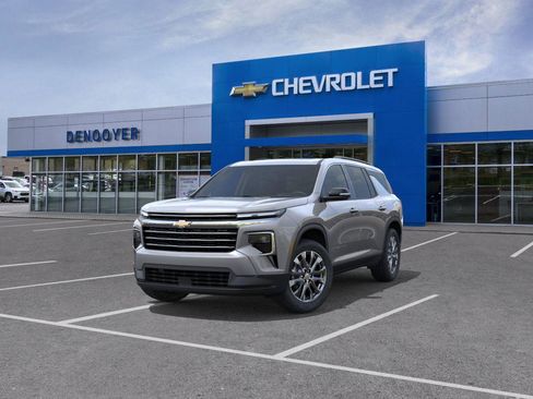New 2026 Chevrolet Traverse LT w/ Sun and Wheel Package AWD/4WD image 8