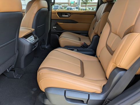 New 2025 Nissan Armada SL w/ Captain's Chari Seat Package image 12
