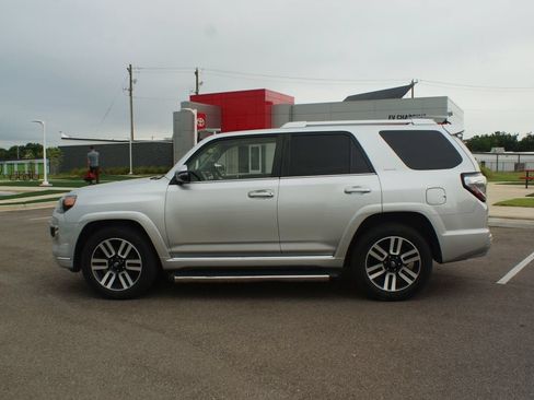 Used 2018 Toyota 4Runner Limited RWD image 14