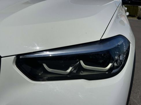Used 2022 BMW X5 xDrive40i w/ Premium Package AWD/4WD image 9
