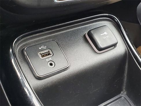 Used 2018 Jeep Compass Altitude image 19