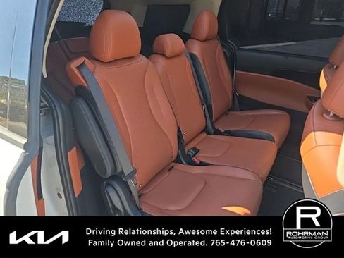 Used 2023 Kia Carnival SX Prestige image 9