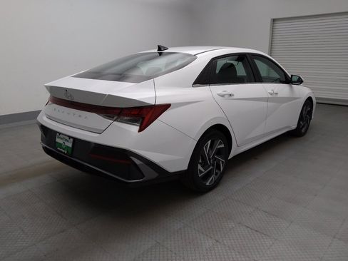 Used 2025 Hyundai Elantra SEL FWD image 9