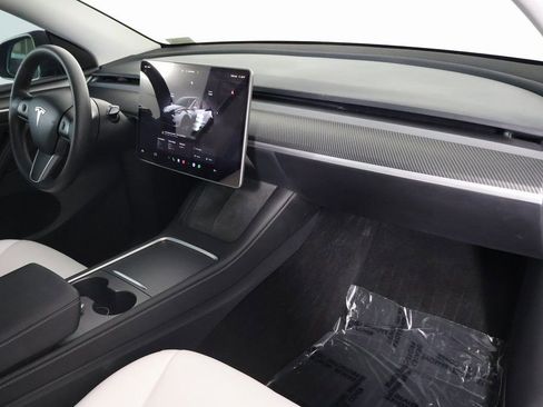 Used 2023 Tesla Model Y Performance image 9