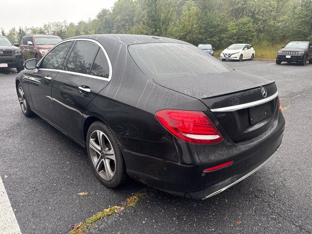 Used 2018 Mercedes-Benz E 300 4MATIC image 3