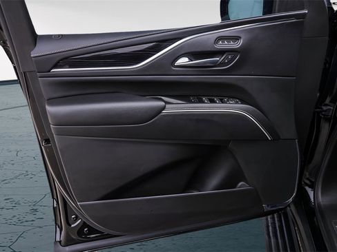 Used 2023 Cadillac Escalade V w/ LPO, ONYX Package image 27