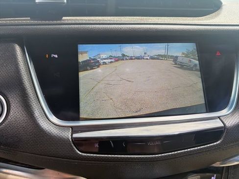 Used 2018 Cadillac XT5 AWD image 18