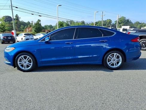 Used 2018 Ford Fusion SE w/ Fusion SE Technology Package FWD image 13