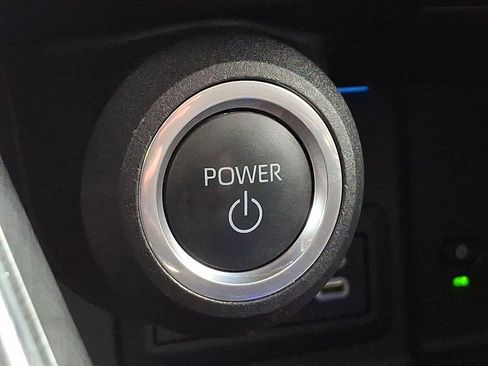 New 2024 Toyota Venza Limited image 24