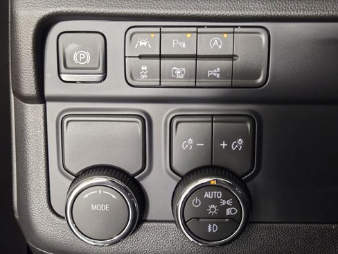 New 2026 Chevrolet Suburban LT w/ Comfort Package RWD image 22