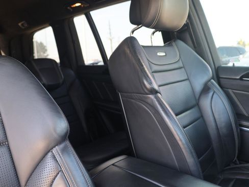 Used 2015 Mercedes-Benz GL 63 AMG 4MATIC image 22