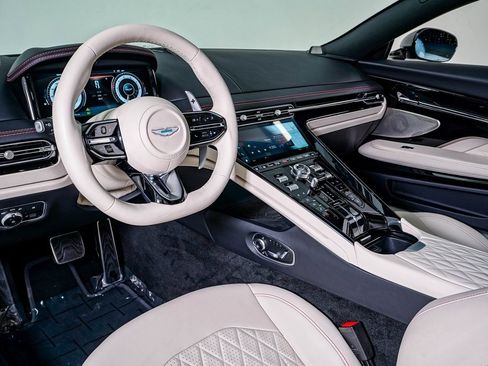 Used 2024 Aston Martin DB12 Coupe image 24