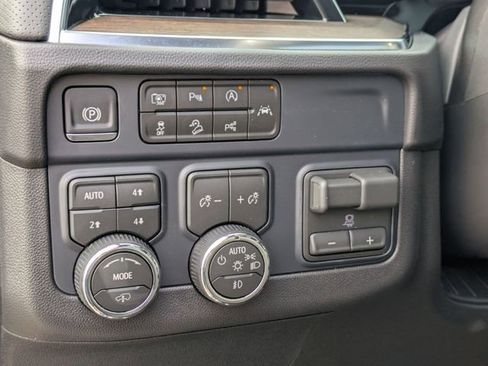 New 2026 Chevrolet Suburban High Country image 15