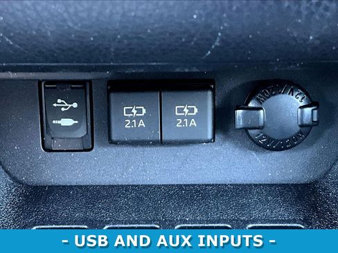 Used 2019 Toyota Highlander XLE AWD/4WD image 16