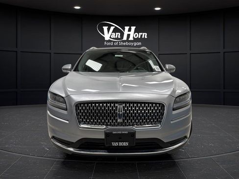 Used 2022 Lincoln Nautilus Reserve image 12