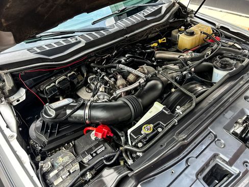 Used 2019 Ford F250 Lariat w/ Lariat Value Package image 41