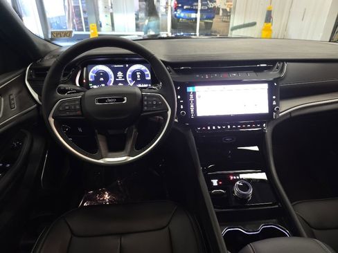 New 2026 Jeep Grand Cherokee L Limited AWD/4WD image 17