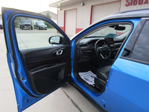 Used 2022 Jeep Compass Trailhawk w/ Sun and Sound Group AWD/4WD image 19