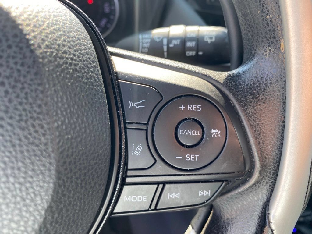 Used 2021 Toyota RAV4 XLE FWD image 29