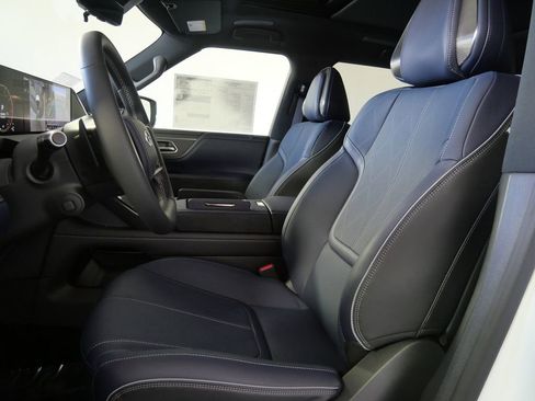 New 2026 INFINITI QX80 4WD image 12