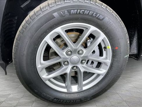 New 2026 Jeep Grand Cherokee Laredo X image 13