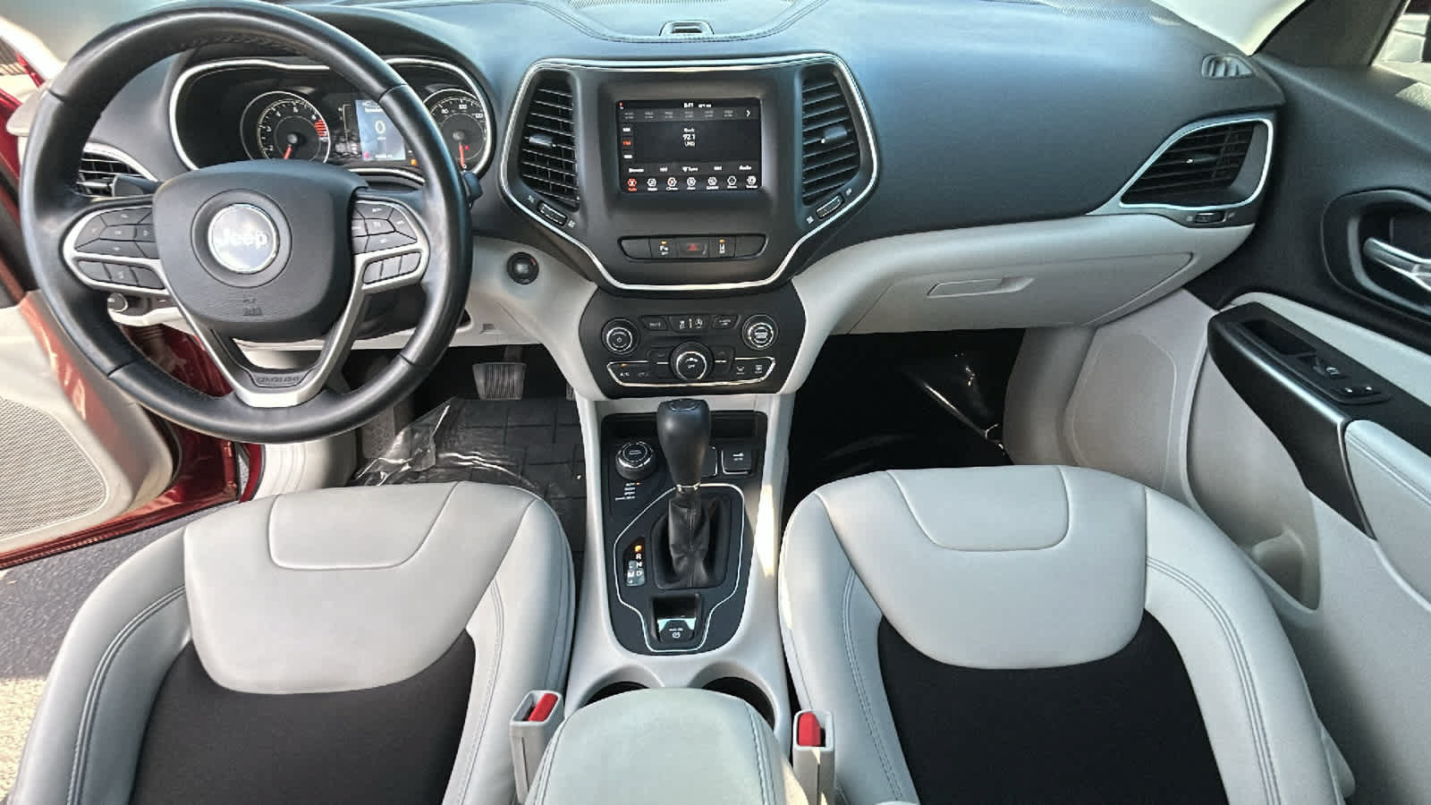 Used 2021 Jeep Cherokee Latitude Plus AWD/4WD image 26