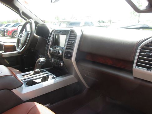 Used 2018 Ford F150 King Ranch w/ Equipment Group 601A Luxury AWD/4WD image 49