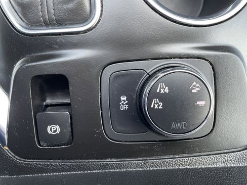 Used 2019 Chevrolet Traverse LT image 35