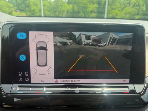 New 2026 Volkswagen Atlas SE FWD image 19