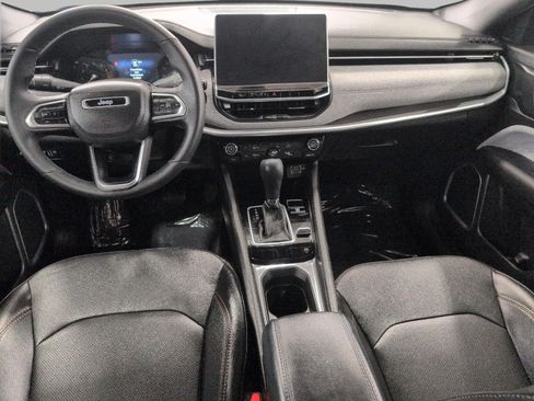 Used 2023 Jeep Compass Latitude AWD/4WD image 8