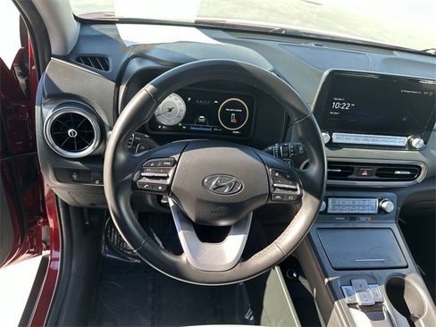 Used 2023 Hyundai Kona SEL image 11