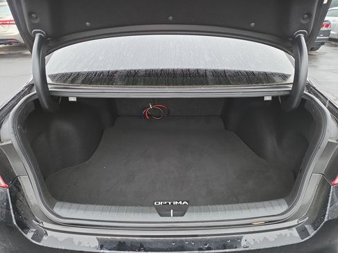 Used 2018 Kia Optima LX w/ 17" Alloy Wheels Package image 14