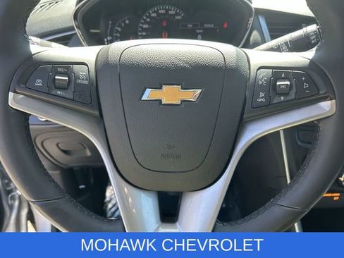 Certified 2020 Chevrolet Trax LT w/ LT Convenience Package image 12