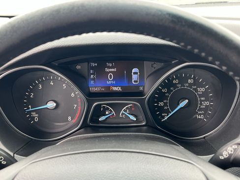 Used 2015 Ford Focus SE w/ SE Cold Weather Package FWD image 17