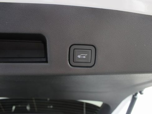 New 2026 GMC Acadia Denali w/ Super Cruise Package image 24