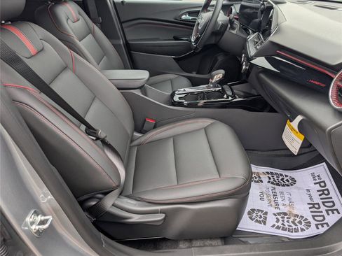 New 2026 Chevrolet Trax RS w/ Sunroof Package FWD image 39
