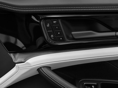 New 2026 Porsche Panamera 4 image 24